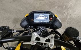 TRIUMPH  TRIUMPH  STREET  TRIPLE RS HDA614