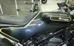 HUSQVARNA SVARTPILEN 401 2019