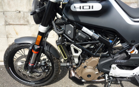 HUSQVARNA SVARTPILEN 401 2024