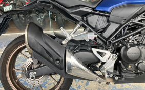 HONDA CB250R MC52