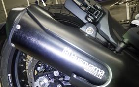 HUSQVARNA SVARTPILEN 125 2025