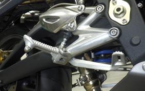 TRIUMPH STREET TRIPLE R 2010