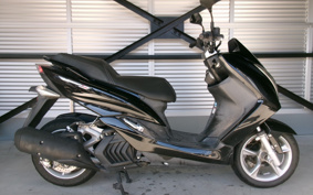 YAMAHA MAJESTYS SG28J