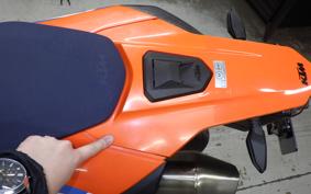 KTM 690 SMC R 2025
