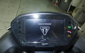 TRIUMPH STREET TRIPLE RX 2026