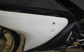 YAMAHA YZF-R125