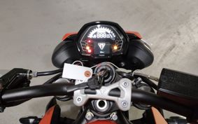 TRIUMPH STREET TRIPLE R 2026 HDA604