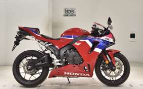 HONDA CBR600RR 2024 PC40