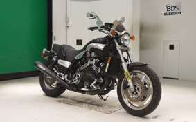 YAMAHA VMAX 2000