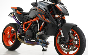 KTM 1290 SUPER DUKE R 2022 V3940