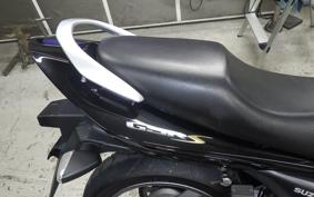 SUZUKI GSR250S 2015