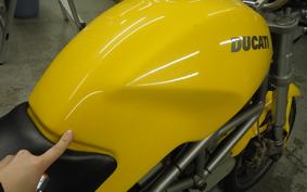 DUCATI MONSTER 400 2004