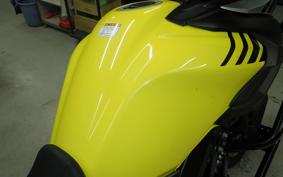 SUZUKI Vｽﾄﾛｰﾑ650XTA 2020 C733A