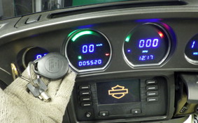 HARLEY FLHX 1690 2013