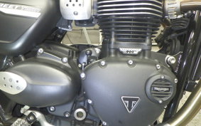 TRIUMPH STREET TWIN 2019
