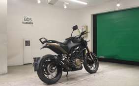 HUSQVARNA SVARTPILEN 401 2025