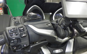YAMAHA T-MAX 530 DX 2018 SJ15J