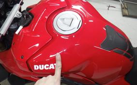 DUCATI STREETFIGHTER V4 S 2020