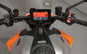 KTM 1290 SUPER  DUKE R V3940