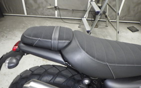 TRIUMPH STREET SCRAMBLER 2021