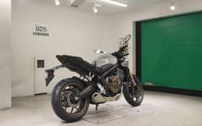 HONDA CB650R E-Clutch 2018 RH17
