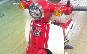 HONDA SUPER CUB 110 HELLOKITTY JA59