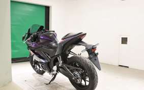 YAMAHA YZF-R3 2024