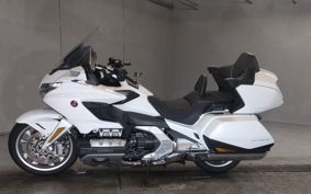 HONDA GL1800 TOUR DCT SC79