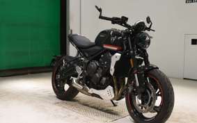 TRIUMPH TRIDENT 660 2023