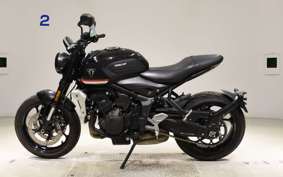 TRIUMPH TRIDENT 660