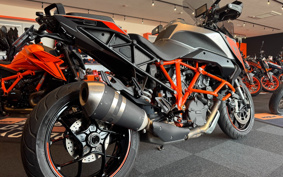 KTM 1290 SUPER DUKE GT 2019 V6940