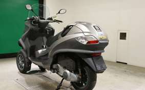 PIAGGIO MP3 250