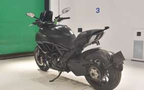 DUCATI DIAVEL 2015
