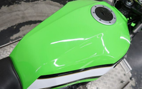 KAWASAKI ZRX400 ZR400E