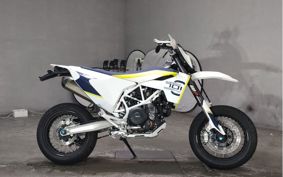 OTHER HUSQUARNA 701 SUPERMOTO 2017 USV