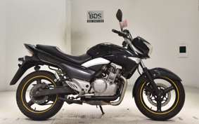 SUZUKI GSR250