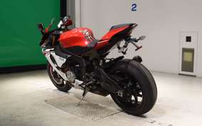 YAMAHA YZF-R1 2018