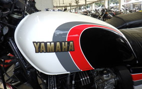 YAMAHA XJ550