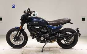 TRIUMPH SCRAMBLERナイトシフト 2024