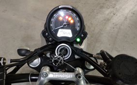 TRIUMPH  TRIUMPH  STREET  TWIN 900 2019 DAD74G