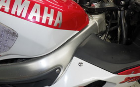 YAMAHA YZF-R6 1999 RJ031