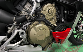 DUCATI STREET FIGHTER V4S 2021 1F00