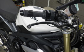 TRIUMPH STREET TRIPLE 85 2016