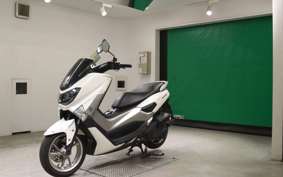 YAMAHA N-MAX 2022 SE86J