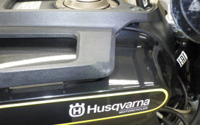 HUSQVARNA SVARTPILEN 401 2019
