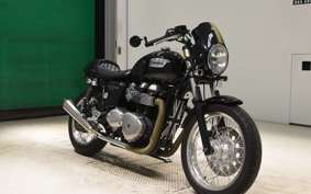 TRIUMPH THRUXTON 900 2015