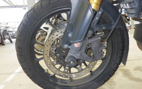 SUZUKI DL1000 ( V-Strom 1000 ) A