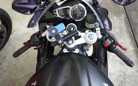 TRIUMPH DAYTONA 675 R 2016