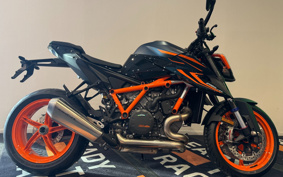 KTM 1290 SUPER DUKE R EVO V3940