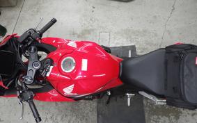 HONDA CBR650R E-Clutch 2025 RH17
